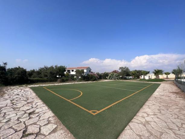 Campi da tennis e calcetto in residence Sicilia 