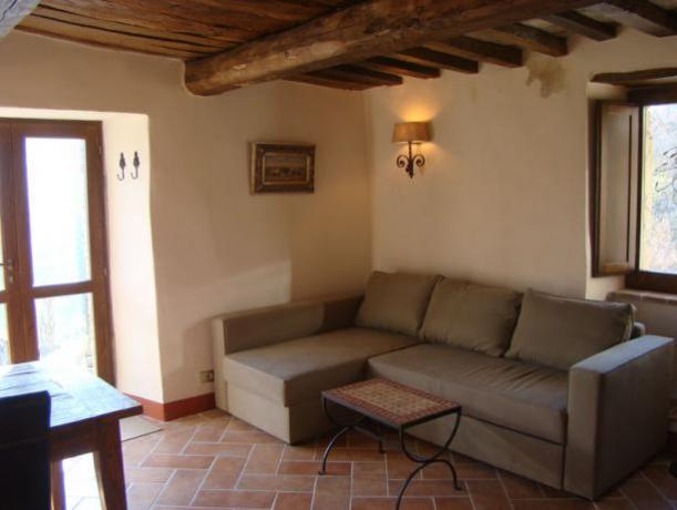 Salotto con Divano Televisione ed Internet Campo Colice