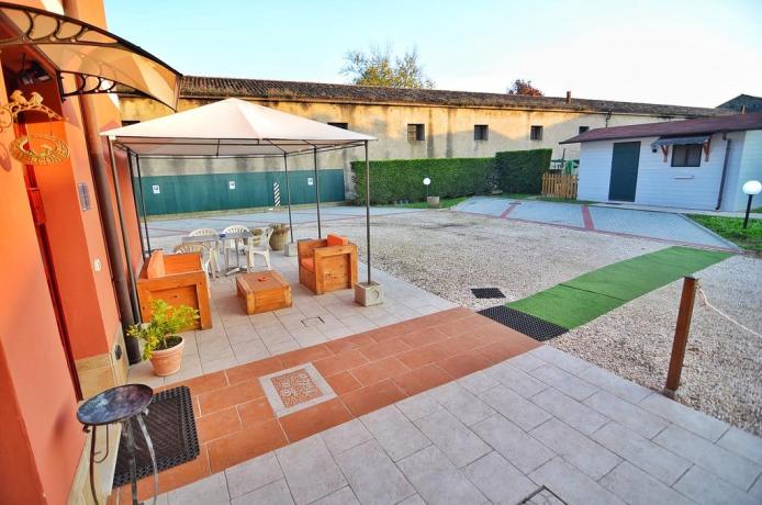 B&B con Colazione in Taverna e Giardino