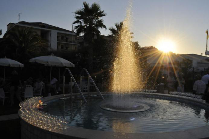 Albergo a Silvi fronte mare, ristorante, giardino, Jakuzi