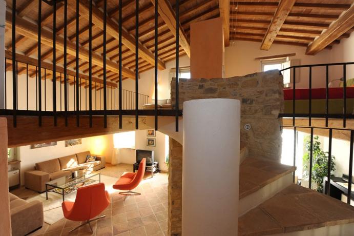 Villa Perugia con ampio salotto e mansarda 