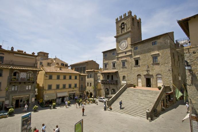 La piazza di Cortona