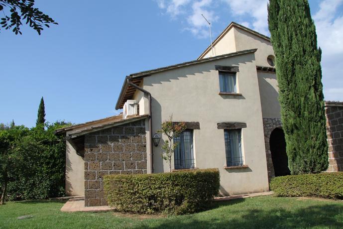 Casale Vacanze a Narni con ampio giardino