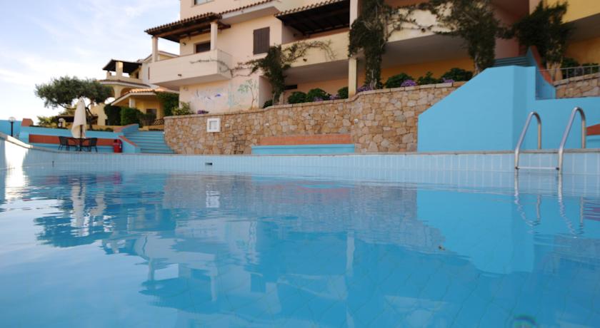 Residence con appartamenti e piscina