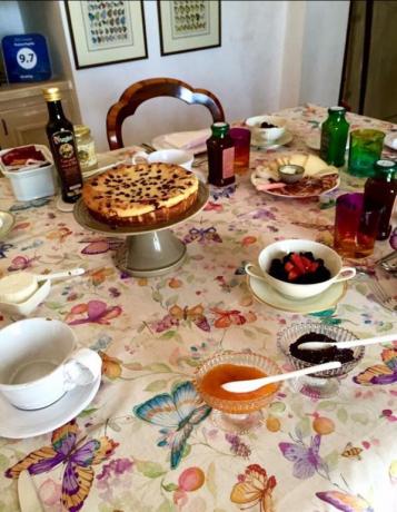 Ricca colazione in B&B nella Valle d'Itria