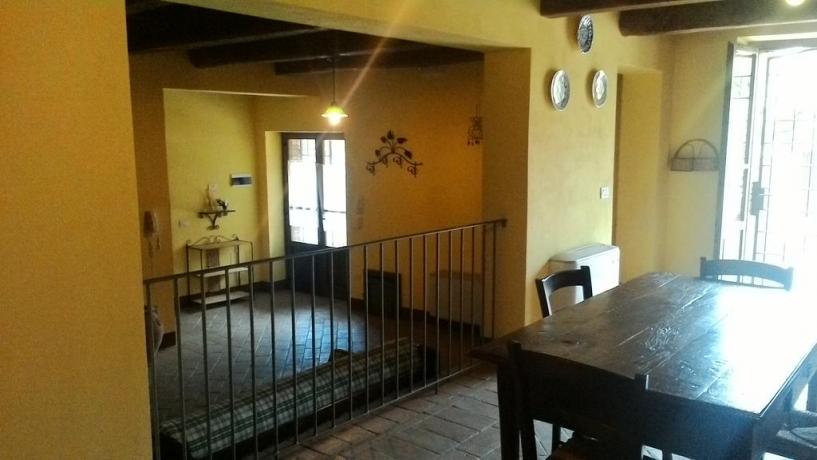 Appartamenti in Umbria con Balcone e Salone 