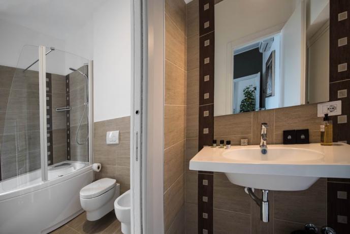 Bagno privato in camera con vasca idromassaggio  