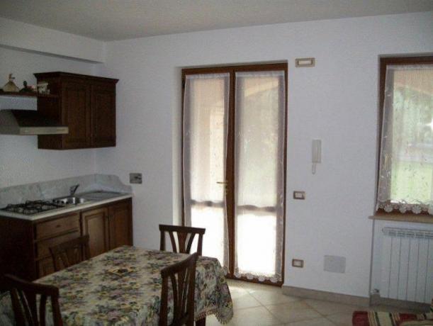 Appartamento Montefalco con soggiorno e cucina 