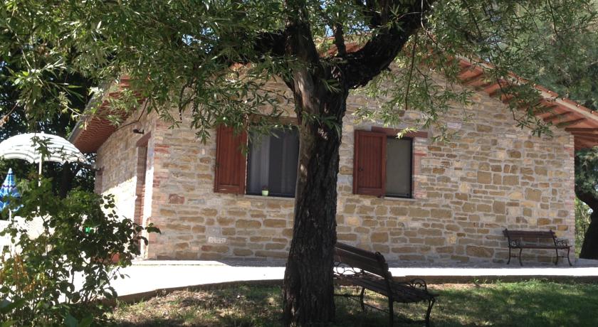 Giardino attrezzato per gli ospiti a Gubbio