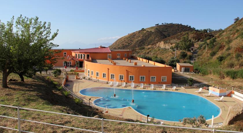 Resort con SPA Termale a Patti