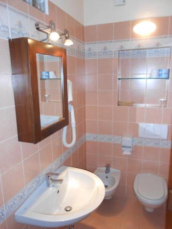 Bagno, appartamento vacanza, vicino Assisi, ideale per famiglie