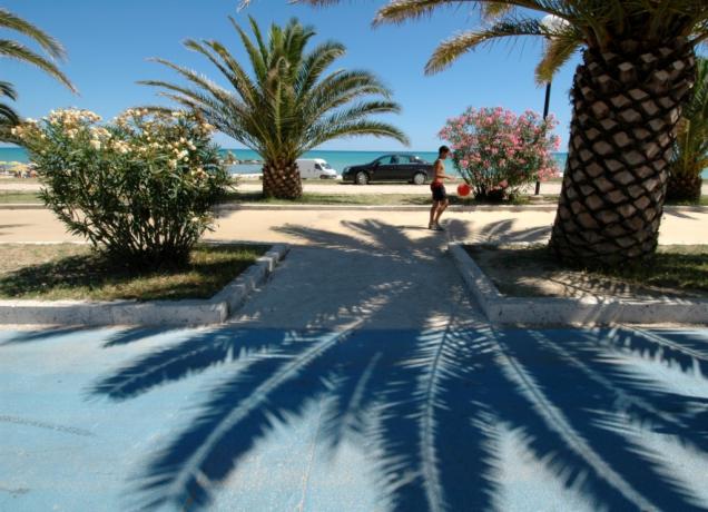 Lungomare a Grottammare, spiaggia attrezzata 