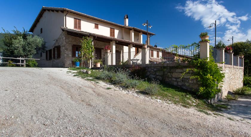 Agriturismo lontano dalla città a Foligno