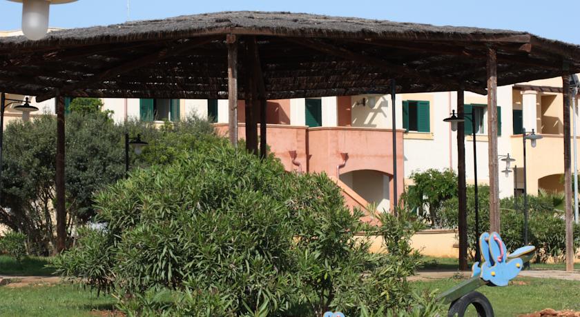Villaggio con piscina parco giochi ideale Bambini