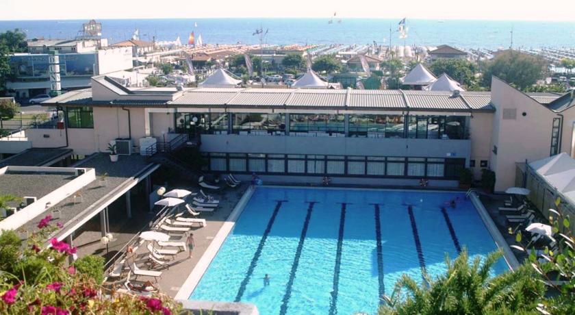 Piscina Animazione Palestra fronte Mare Camaiore