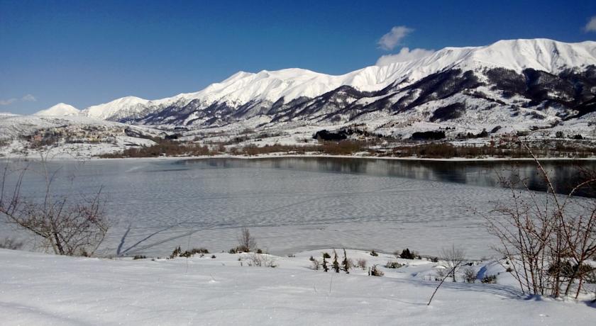 Lago di Campotosto a 30 km