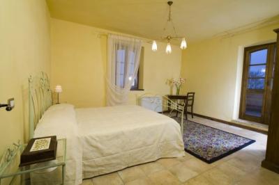 Romantiche camere in appartamentini con camino
