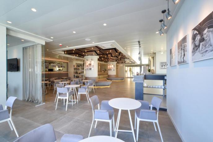 Sala attesa dell'Hotel 4 stelle di Pesaro