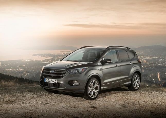 Noleggio lungo termine FORD KUGA 1.5 basso costo