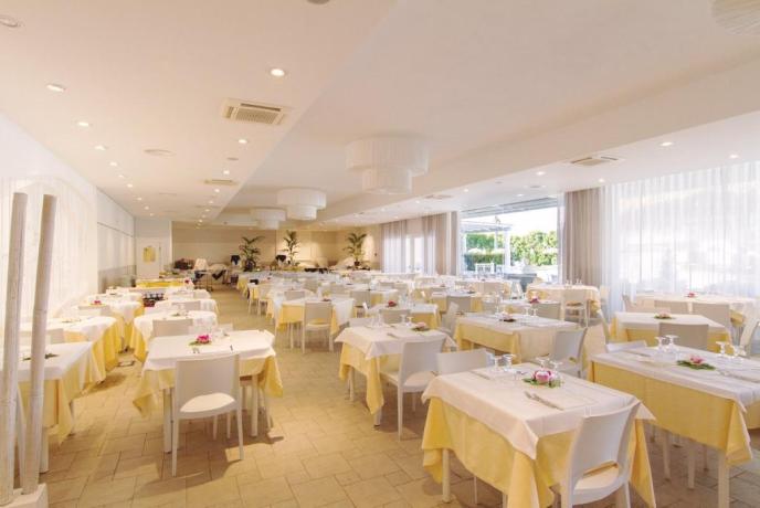 Ampia sala-ristorante climatizzata Villaggio Ispica 