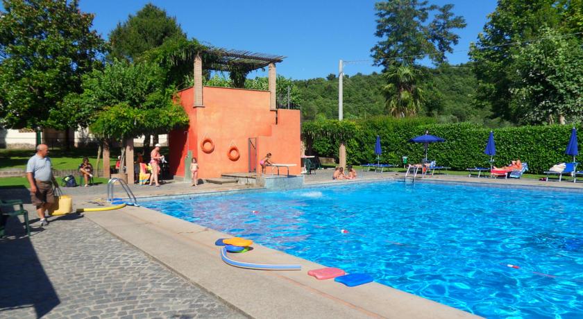 Hotel con Piscina sul Lago di Bracciano 