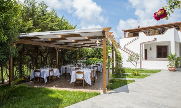 Albergo vicino mare Palinuro con ristorante   