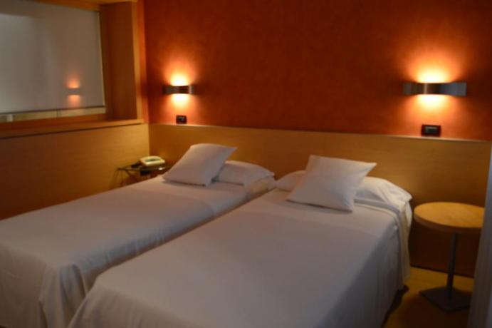 Camera doppia letti singoli Hotel 3 stelle Torino