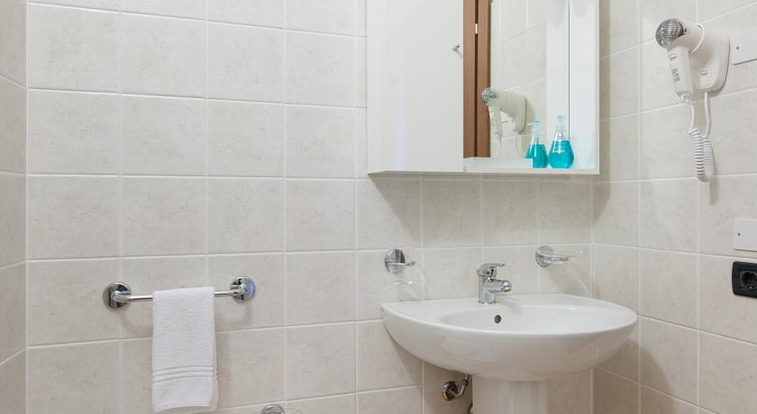 Bagno privato con doccia