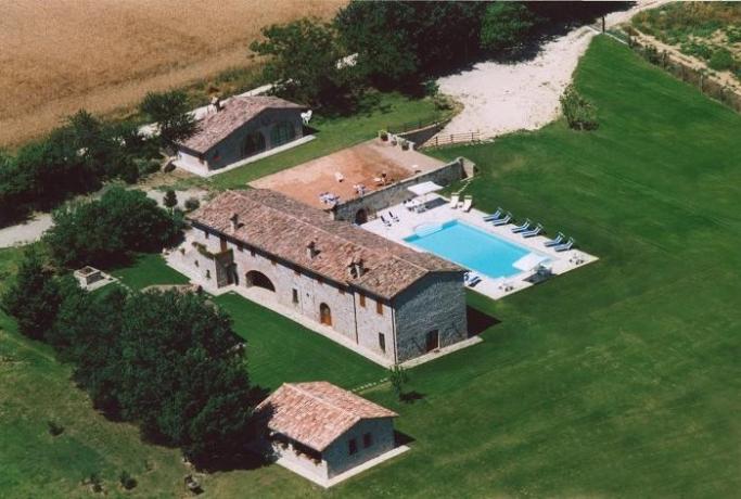 Casale vicino Todi per Vacanza 4/8/10/12/15/20 persone	 