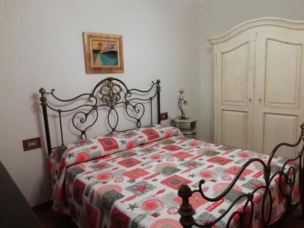 Casa vacanza con letto matrimoniale a Pescia