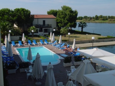 Vacanze in Calabria, hotel con piscina e tennis