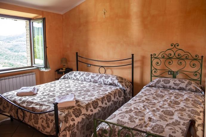 Dettaglio della stanza da letto tripla