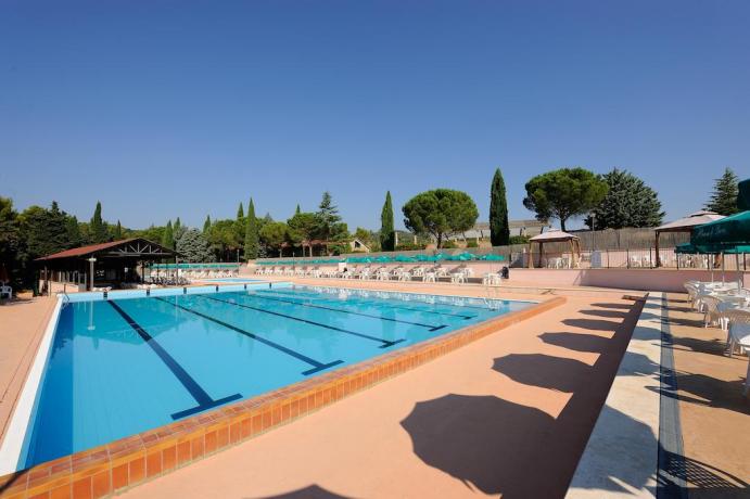 2 piscine per adulti e bambini	 