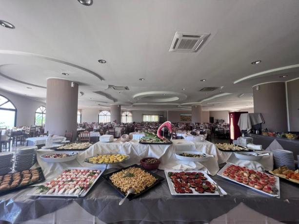 Resort a Briatico con Ristorante a Buffet 