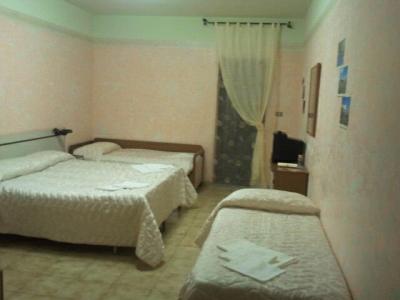 Camera quadrupla in hotel a Manfredonia