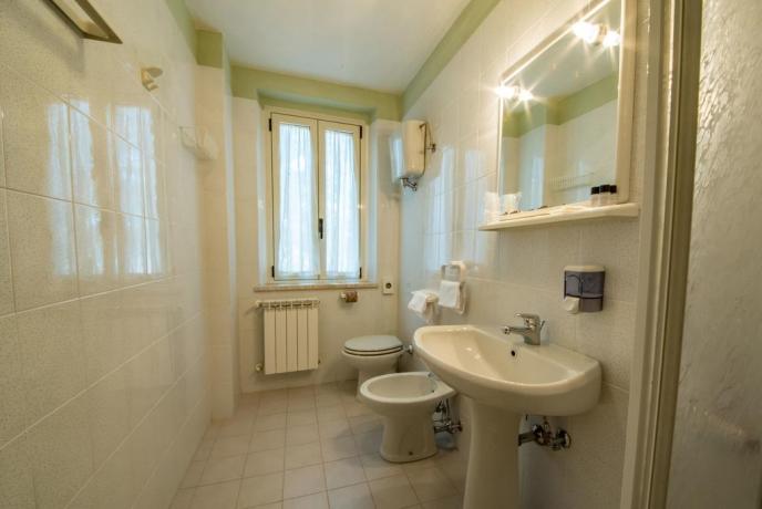Bagno con doccia nel country house Assisi