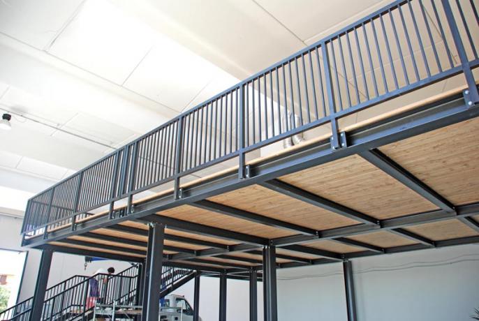 Soppalco prefabbricato industriale scale da interno ed esterno su ... Progetto soppalco in acciaio