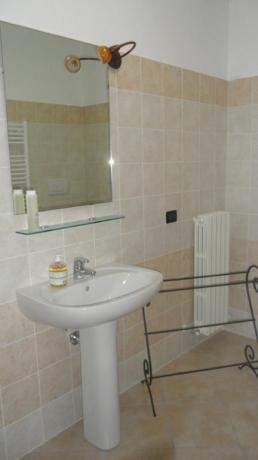 Bagno in camera agriturismo vicino Cascata Marmore