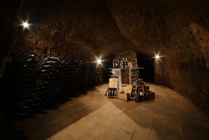 Cantina in grotta, Umbria Resort Orvieto Terni
