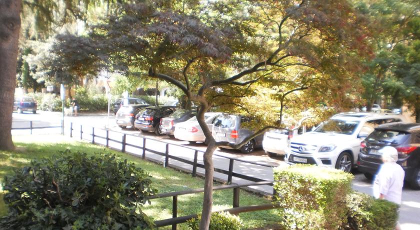Hotel con parcheggio a Grado