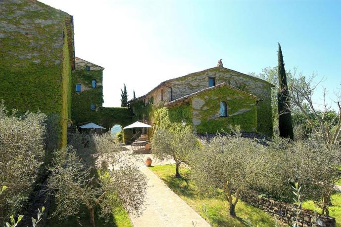 Giardino e Piscina in Appartamenti-Vacanza di Lusso 