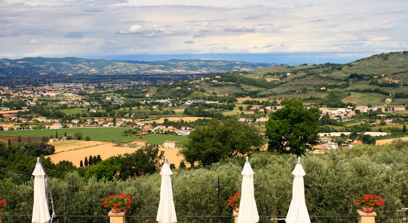 Agriturismo panoramico: vista dalle colline