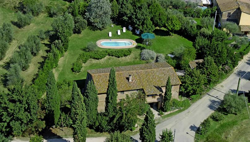 Casolare con piscina a Castiglione del Lago 