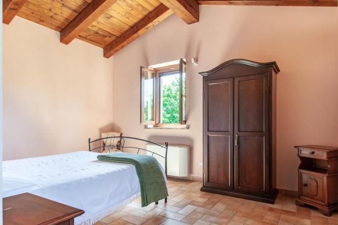 Camera da letto casolare esclusivo per gruppi Umbria 