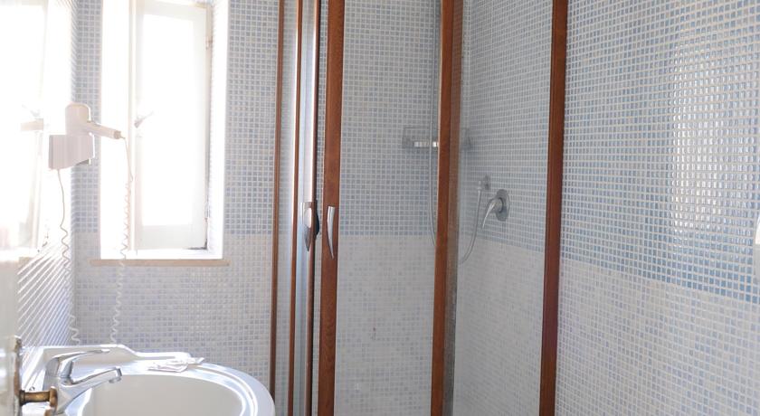 bagno privato in camera ad anzio
