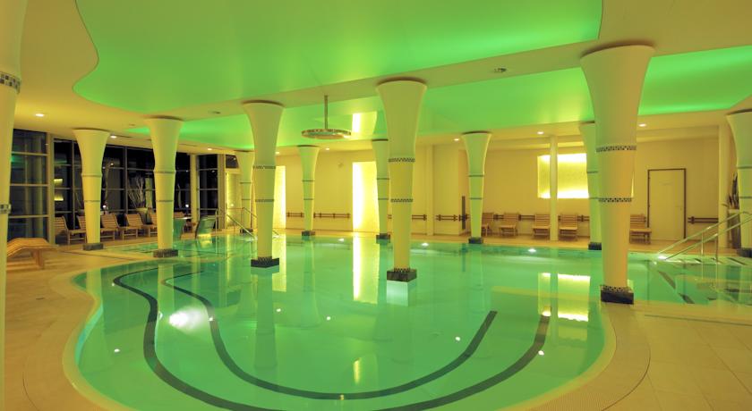 Piscina Coperta in Hotel 4 stelle in Romagna