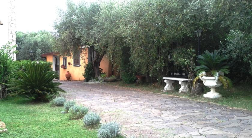 ingresso della villa vacanze a frascati