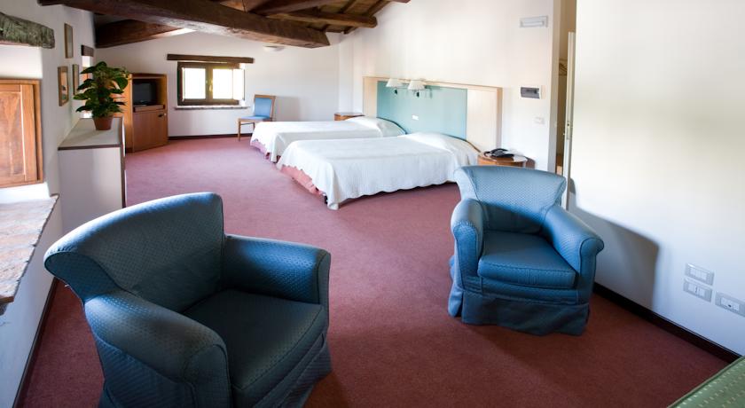 Accogliente Junior Suite con servizi privati
