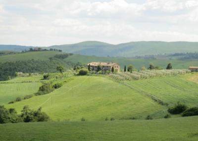 casale con 2 appartamenti nella campagna di Orvieto 