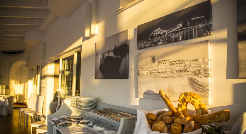 Hotel con Ristorante e Piscina in Costa Doria